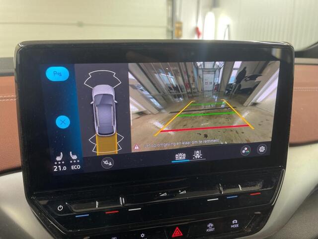 Volkswagen ID.4 Business 77 kWh Navigatie Apple Carplay/Android Auto Camera Parkeersensoren Adaptive Cruise Control Stoel- en stuurverwarming Full Led Climate Control