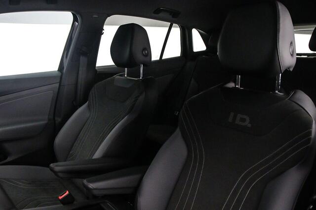 Volkswagen ID.4 Limited Edition 170pk Automaat Adaptive cruise control, Achteruitrijcamera, Navigatie, Stoelverwarming, Parkeersensoren, Stuurwiel verwarmd, App connect, LED koplampen