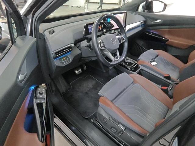 Volkswagen ID.4 First Max 77 kWh / PANO/ TREKHAAK/ 360 CAMERA/ PARK. SENSOREN/ MEMORY SEATS/ NAVI/ CLIMA/ GETINT GLAS/ 20" LMV