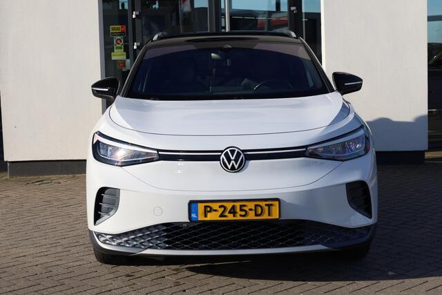 Volkswagen ID.4 First 77 kWh 150/204PK, 77KWH Accu, wegklapbare trekhaak, achteruitrijcamera, privacy glas, leder / alcantara, style interieur en exterieur pakket, navigatie, stoel en stuurwielverwarming, ACC, 20" LMV met 4 seizoenen banden