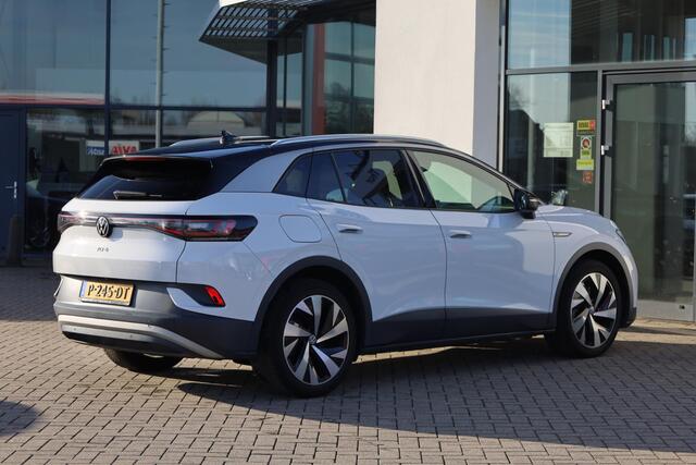 Volkswagen ID.4 First 77 kWh 150/204PK, 77KWH Accu, wegklapbare trekhaak, achteruitrijcamera, privacy glas, leder / alcantara, style interieur en exterieur pakket, navigatie, stoel en stuurwielverwarming, ACC, 20" LMV met 4 seizoenen banden