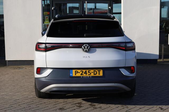 Volkswagen ID.4 First 77 kWh 150/204PK, 77KWH Accu, wegklapbare trekhaak, achteruitrijcamera, privacy glas, leder / alcantara, style interieur en exterieur pakket, navigatie, stoel en stuurwielverwarming, ACC, 20" LMV met 4 seizoenen banden