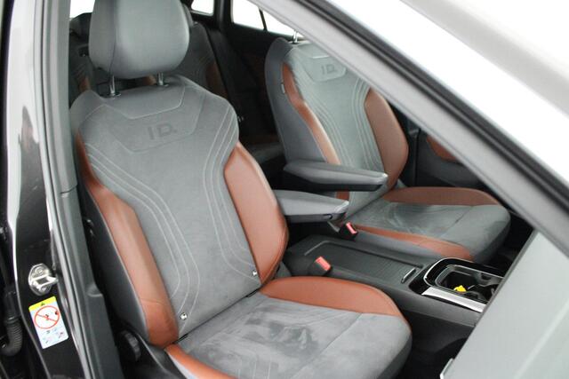 Volkswagen ID.4 First 204pk 77 kWh SOH 89% Trekhaak Camera Stoelverwarming Navigatie