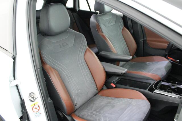 Volkswagen ID.4 First 204pk 77 kWh Trekhaak Camera Stoelverwarming Navigatie