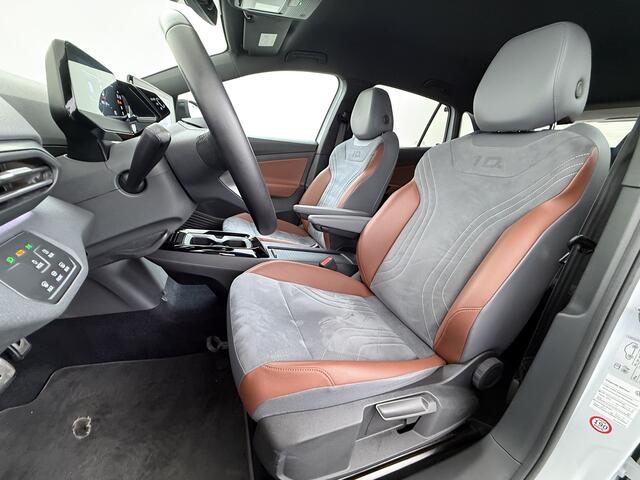 Volkswagen ID.4 204pk First 77kWh SOH 90% Leer/Alcantara Adap.Cruise Navi Ecc Camera Apple Carplay Android Pdc Lmv 20" Stoelverwarming Led Bordherkenning Voor-Klimatisering App-Connect E-sound Front-Assist Origineel Nederlandse Auto Zeer Compleet 1e eigenaar