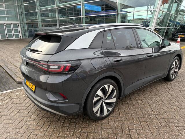 Volkswagen ID.4 First 77 kWh 204PK / Warmtepomp / Achteruitrijcamera / LED / Stuur + Stoelverwarming / App-Connect
