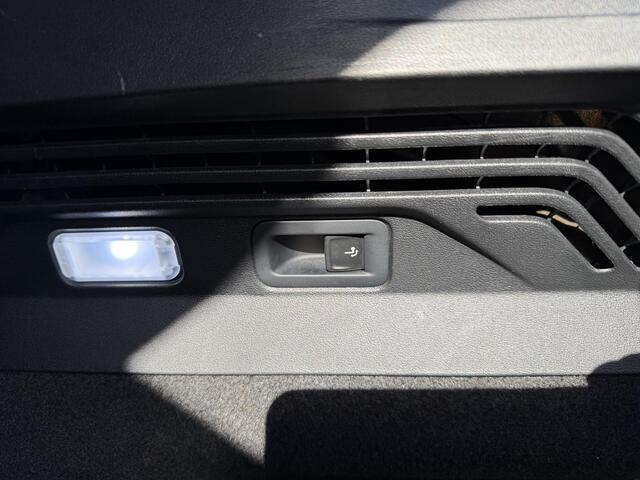 Volkswagen ID.4 GTX 4Motion 77 kWh 300PK | SOH 89% | WARMTEPOMP | HEADUP DISPLAY | ACC CRUISE CONTROLE | ELECTRISCHE TREKHAAK | MATRIX-LED-KOPLAMP (IQ.LIGHT) | STOEL + STUURWIELVERWARMING | RIJKLAAR GELEVERD MET 12 MND BOVAG GARANTIE