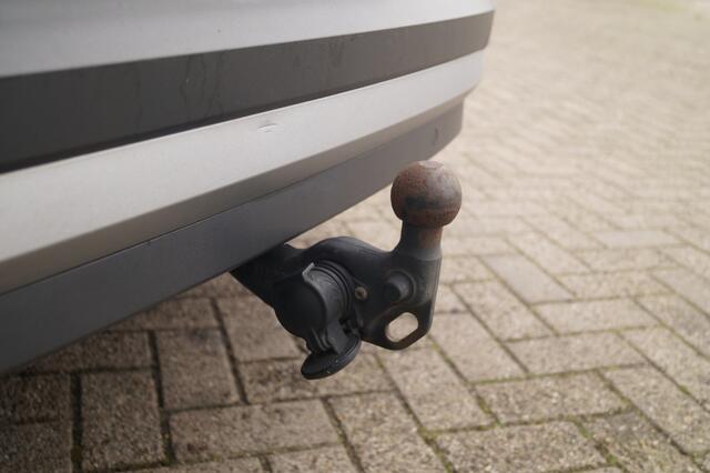 Volkswagen ID.4 Pro Life 77kWh -SOH93%-TREKHAAK-NAVI-ECC-PDC-