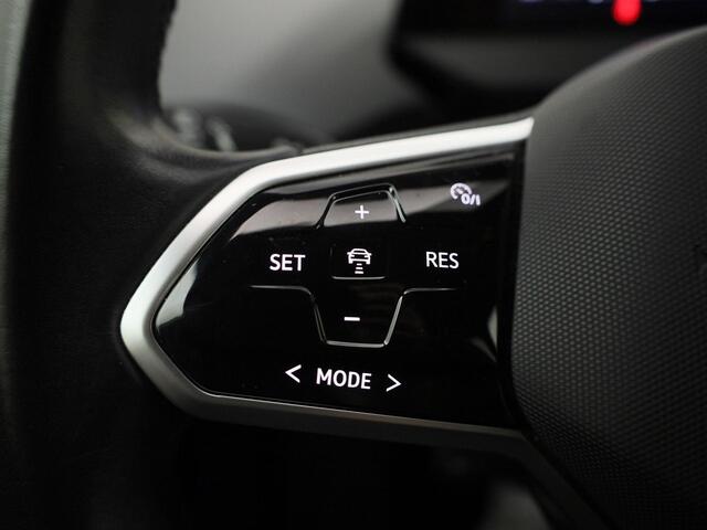 Volkswagen ID.4 First 77 kWh 204PK Navigatie · Apple Carplay/Android Auto · Camera + Parkeersensoren