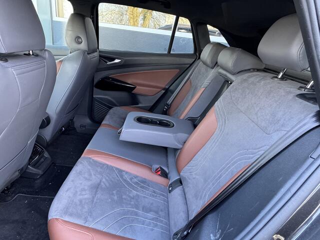 Volkswagen ID.4 First 77 kWh 204 pk Stoelverwarming Navigatie Camera