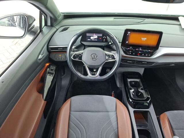 Volkswagen ID.4 First 77 kWh | Stoelverwarming | Stuurverwarming | Trekhaak | Adaptive Cruise Control | Navigatie | Apple Carplay | Keyless | Camera | Parkersensoren |