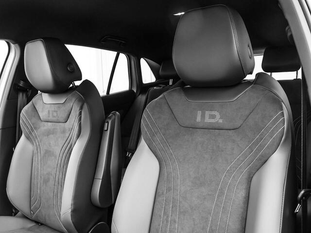Volkswagen ID.4 Pro Limited Edition 77 kWh accu 286 PK · Achteruitrijcamera · Draadloze telefoonlader · Sfeerverlichting ·
