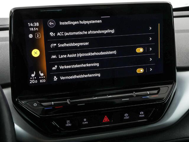 Volkswagen ID.4 Pro 77 kWh 204pk · Camera · Inklap. Trekhaak · Keyless · Stuur- & Stoelverwarming · Sfeerverlichting · Apple/Android Car Play ·