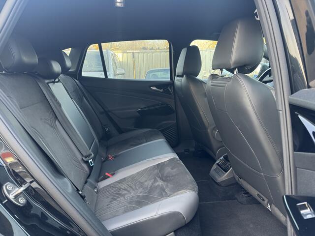 Volkswagen ID.4 Pro 77 kWh / SoH 93,3% / Trekhaak / Camera / Sfeerverlichting / CarPlay / 20'' / Keyless / Navigatie / DAB / Stuur+Stoelverwarming / ACC