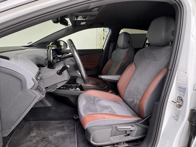 Volkswagen ID.4 First 77 kWh | Trekhaak | Navigatie | Stoelverwarming | Adaptive Cruise Control |