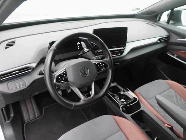 Volkswagen ID.4 First 77 kWh 204 Pk Automaat | Stoelverwarming | Trekhaak | Camera | Adaptive Cruise | Climatronic | CarPlay | 20 Inch | 94.947 Km !!