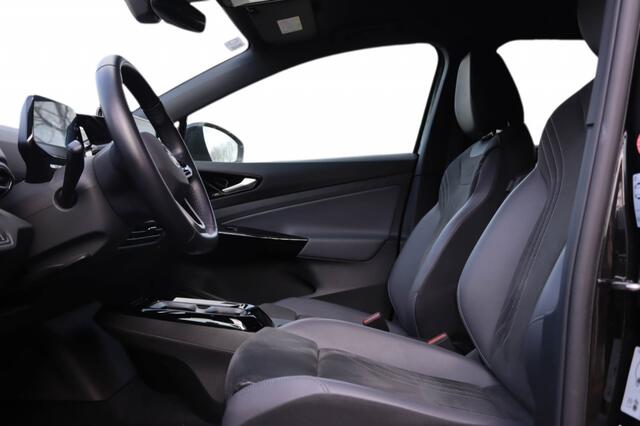 Volkswagen ID.4 Pro Performance 204PK | Leer/Alcantara | Winterpakket | Trekhaak