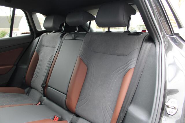 Volkswagen ID.4 Life 77 kWh | Adaptieve Cruise | Stoel en Stuurverwarming | Apple Carplay |