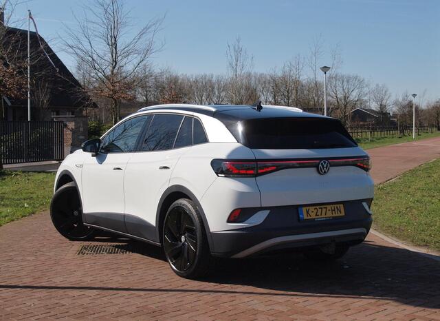 Volkswagen ID.4 Max 77 kWh | Panoramadak | Camera | Sfeerverlichting | Trekhaak | Apple Carplay |