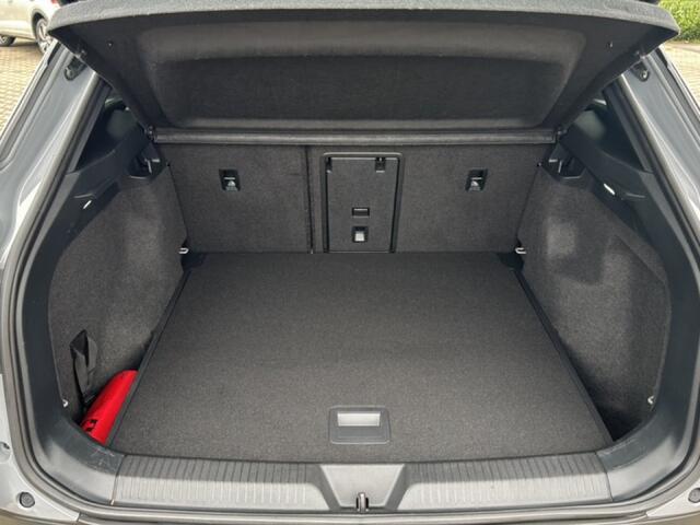 Volkswagen ID.4 82Kwh PRO PERFORMANCE TREKHAAK/360CAM/ELEK-KLEP/MEM/STOEL+STUURVERW