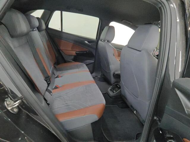 Volkswagen ID.4 Max 77 kWh | Geen import | Trekhaak | Camera | Stoelverwarming