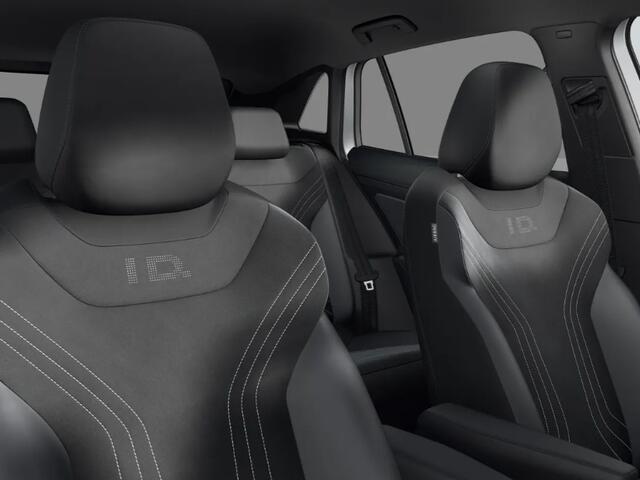 Volkswagen ID.4 Limited Edition 58 kWh accu 190 PK · Achteruitrijcamera · Draadloze telefoonlader · Sfeerverlichting ·
