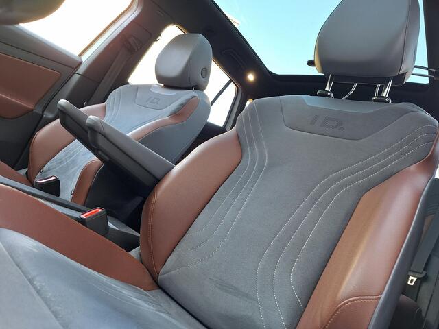 Volkswagen ID.4 Max 77 kWh | SOH: 87,6% | Panorama | 21"LM | 360Cam | Trekhaak Elektr |