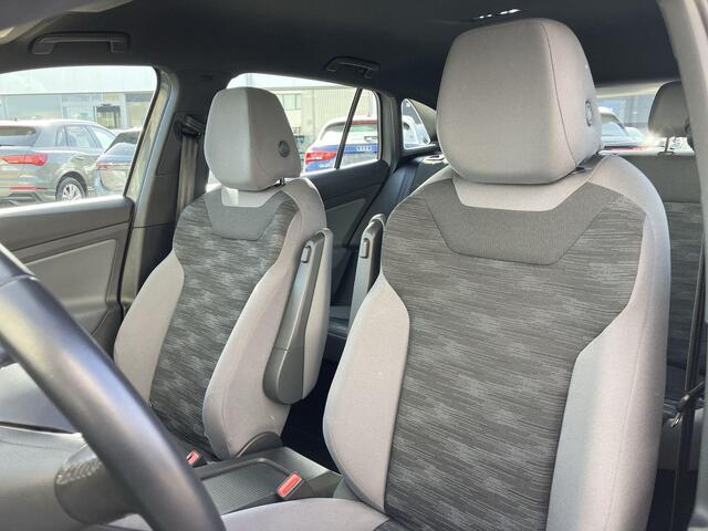 Volkswagen ID.4 Pure 52 kWh/150PK · Camera · Apple/Android Car Play · Stuur & Stoelverwarming