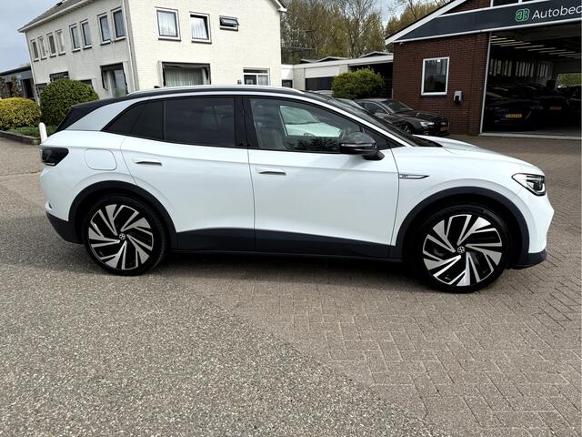 Volkswagen ID.4 Max 77 kWh SOH 92.8%, Panoramadak, Trekhaak