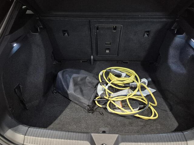 Volkswagen ID.4 Pro 77 kWh | SOH 93,1% | Wegklapbare trekhaak | Navigatie |