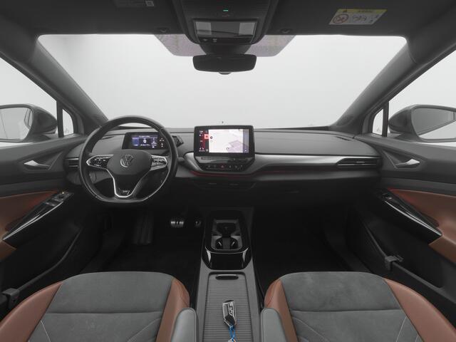 Volkswagen ID.4 First 77 kWh | CAMERA | ADAPTIVE | WARMTEPOMP | STOEL- EN STUURVERW.