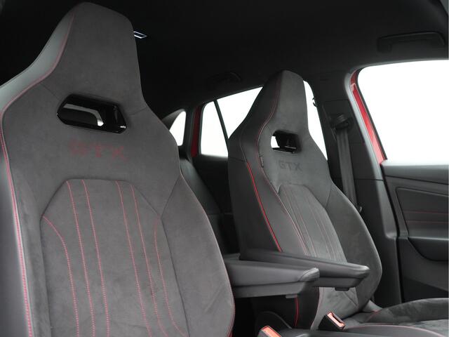 Volkswagen ID.4 GTX 4Motion 77 kWh 299pk Dealer O.H. | Adaptive Cruise | Head Up | 360 Camera | Alcantara Sportstoelen Massage & Memory | IQ Light | Sfeerverlichting | Keyless | Blis | Apple Carplay | Stuur Verwarmd | Navigatie | DAB |