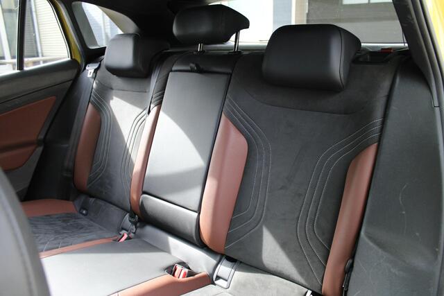 Volkswagen ID.4 Pro Performance 77 kWh | SOH 90% | Trekhaak | LED