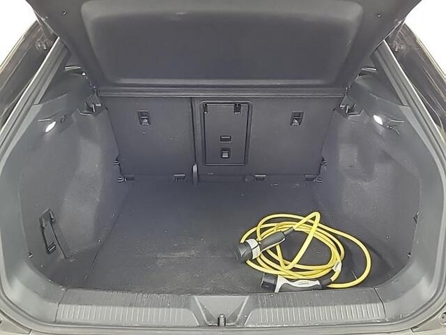 Volkswagen ID.4 FIRST 77 kWh I AUTOMAAT I TREKHAAK I WARMTEPOMP I P-CAMERA I STOELVERWARMING