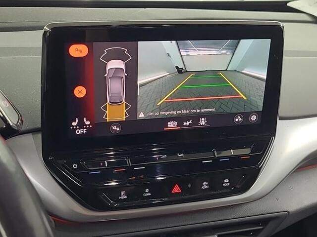 Volkswagen ID.4 FIRST 77 kWh I AUTOMAAT I TREKHAAK I WARMTEPOMP I P-CAMERA I STOELVERWARMING
