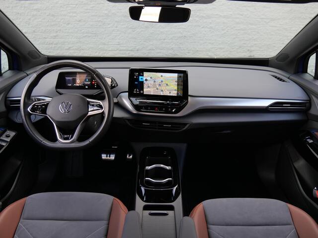 Volkswagen ID.4 77kWh 1ST/ CAMERA/ TREKHAAK/ 20INCH VELGEN/ LUXE INTERIEUR