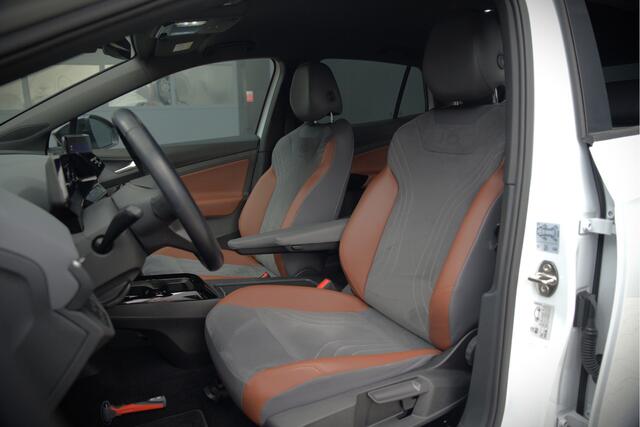 Volkswagen ID.4 First 77 kWh | Stoelverwarming | Stuurverwarming | Adaptive Cruise Control | Navigatie | Apple Carplay | Keyless | Camera | Parkeersensoren | NAP | BTW | Dealer Onderhouden