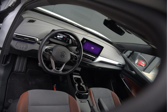 Volkswagen ID.4 First 77 kWh | Stoelverwarming | Stuurverwarming | Adaptive Cruise Control | Navigatie | Apple Carplay | Keyless | Camera | Parkeersensoren | NAP | BTW | Dealer Onderhouden