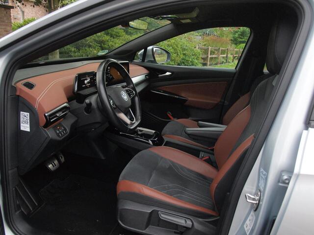 Volkswagen ID.4 Business 77 kWh | Camera | Trekhaak | IQ. LIGHT | Sfeerverlichting | Apple Carplay | NL-Auto |