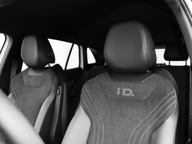 Volkswagen ID.4 Limited Edition 52 kWh accu 170 PK · Achteruitrijcamera · Draadloze telefoonverbinding ·