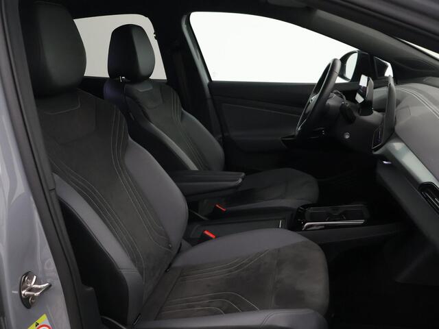 Volkswagen ID.4 LIMITED EDITION 52 kWh + SFEERVERLICHTING | ADAPTIVE CRUISE | CAMERA | STUUR/STOELVERWARMING
