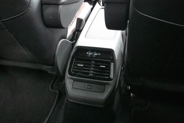 Volkswagen ID.4 Business 77 kWh | Panorama | Carplay | Stoelverw. | Adpt. cruise |