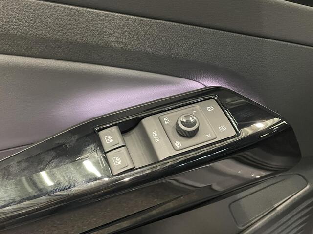 Volkswagen ID.4 Pro Limited Edition 77 kWh Navigatie Apple Carplay/Android Auto Keyless PDC V+A Climate Control DAB+ Lane Assist Adaptieve Cruise control Velours / Alcantara bekleding 19" Lichtmetalen Velgen