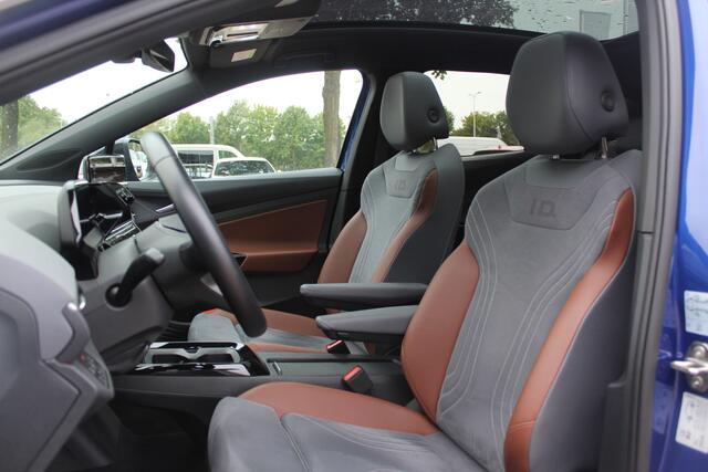 Volkswagen ID.4 Max 77 kWh / Full option! / Trekhaak / Panoramadak / Camera / Head-up / Keyless / 21'' / ACC / Dodehoek / Elektr. stoelen / Massage / Navigatie / Stuurverwarming