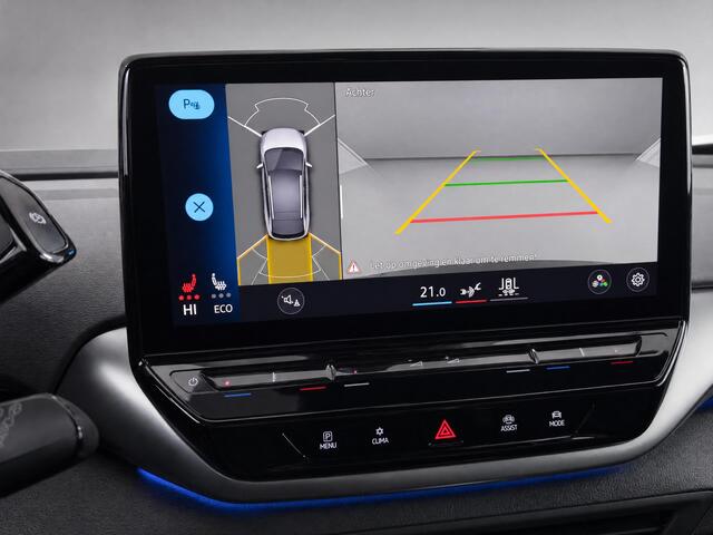 Volkswagen ID.4 Max 77 kWh / Pano / Camera / Parkeersensoren V+A / Lichtmetaal 20 inch / Warmtepomp / Zwenkbare trekhaak /