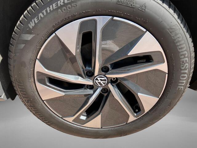 Volkswagen ID.4 Pure 52 kWh 170PK · SOH 92.3% · Panoramadak · Apple/Android Car Play · Camera + Parkeersensoren ·