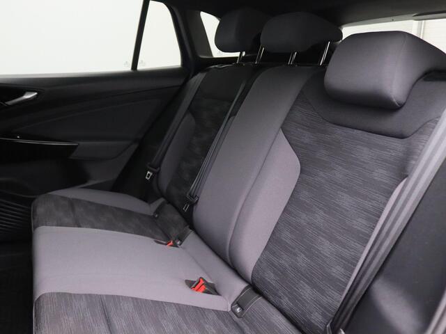 Volkswagen ID.4 Pro Advantage 77 kWh 204PK Aut. SOH 99,61%, Trekhaak, Panorama Dak, Keyless, Achteruitrijcamera, Navi, Stoelverwarming, 19" LM Velgen, Adaptieve Cruise Control, Matrix Led-Verlichting