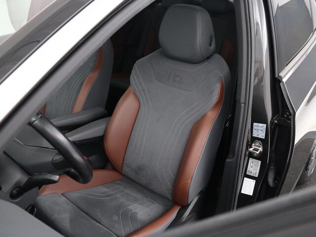 Volkswagen ID.4 First Max 77 kWh | SOH 91,9% | Panoramadak | Leder/alcantara | Memory | Stuur/stoel verwarming | Adaptive cruise | 360 camera | Dodehoek detectie | Carplay | Sfeerverlichting |