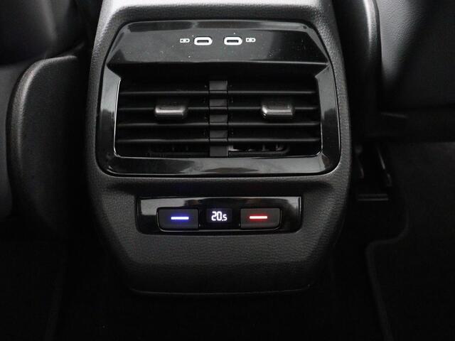 Volkswagen ID.4 First Max 77 kWh | SOH 91,9% | Panoramadak | Leder/alcantara | Memory | Stuur/stoel verwarming | Adaptive cruise | 360 camera | Dodehoek detectie | Carplay | Sfeerverlichting |