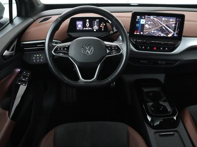 Volkswagen ID.4 Family 77 kWh | SOH 91,3% | Panoramadak | Leder/alcantara | Stuur/stoel verwarming | Sfeerverlichting | Carplay | Adaptive cruise | Camera | Park assist | Trekhaak